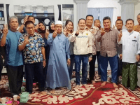 Fairid-Zaini bersama warga Komplek Bangas Permai