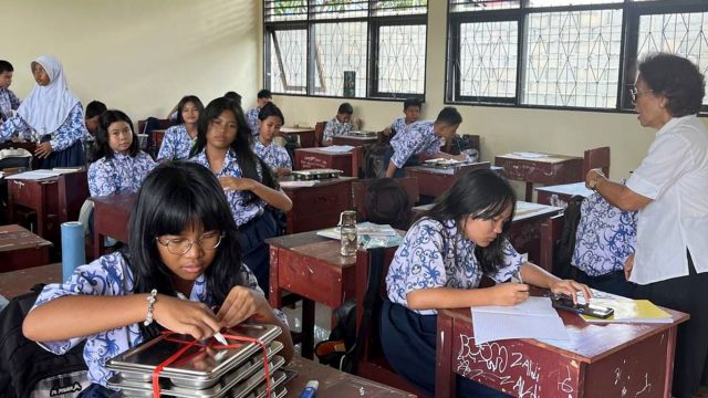 Program Makan Bergizi Gratis di SMPN 8 Palangka Raya