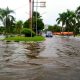 Foto genangan air setinggi mata kaki merendam Jalan Yos Sudarso akibat hujan lebat di Kota Palangka Raya.