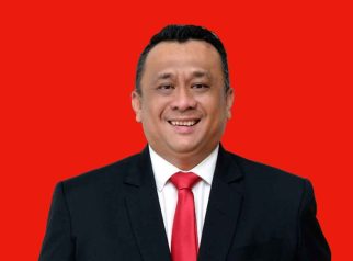 Foto Pdt. Dodi Ramosta Sitepu sedang menyampaikan keberatan terkait PAW DPRD di Kalimantan Tengah.
