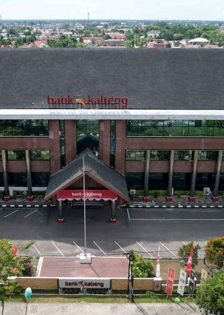 Foto gedung kantor pusat Bank Kalteng di Jalan RTA Milono, Palangka Raya.