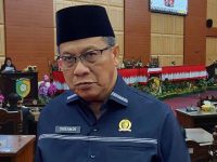 Foto Ketua DPRD Kota Palangka Raya Subandi memimpin rapat paripurna di Gedung DPRD Kota Palangka Raya.