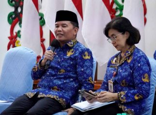 Foto Gubernur Kalimantan Tengah Agustiar Sabran berdialog dengan insan pers di Istana Isen Mulang Palangka Raya.
