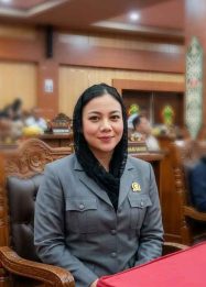 Foto Sekretaris Komisi III DPRD Palangka Raya Rana Muthia Oktari memberikan keterangan terkait Hardiknas di Palangka Raya.