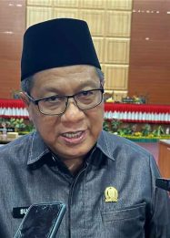 Foto Ketua DPRD Palangka Raya Subandi menyampaikan arahan terkait investasi di Palangka Raya.