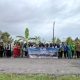 Foto peserta kegiatan menanam bibit mangrove pada peringatan Hari Bumi di Desa Sungai Perlu, Kabupaten Seruyan.
