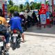 Foto antrean kendaraan sedang mengisi BBM di SPBU Palangka Raya.