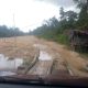 Foto kondisi jalan rusak menuju Desa Bajuh di Kecamatan Kapuas Tengah, Kabupaten Kapuas.