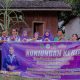 Foto Ketua TP Posyandu Kabupaten Kapuas sedang melakukan kunjungan kerja di Desa Sei Hanyo, Kapuas Hulu.