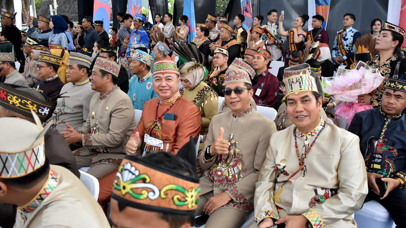 Foto Wakil Bupati Kapuas menghadiri pembukaan FBIM 2026 di Bundaran Besar Palangka Raya.