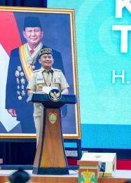 Foto Gubernur Kalimantan Tengah Agustiar Sabran memberikan keterangan di Palangka Raya