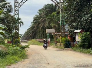 Foto gerbang masuk PT Bangun Jaya Alam Permai (BJAP) yang disita Satgas PKH di Kecamatan Seruyan Tengah, Kabupaten Seruyan.