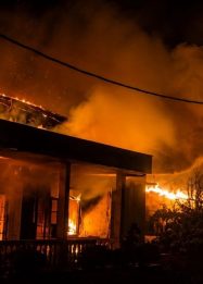 Foto mess karyawan PT Agrinas Palma Nusantara yang terbakar di Kecamatan Kualuh Hulu.