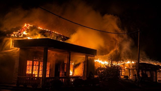 Tiga Mess Agrinas Terbakar Usai Kematian Warga