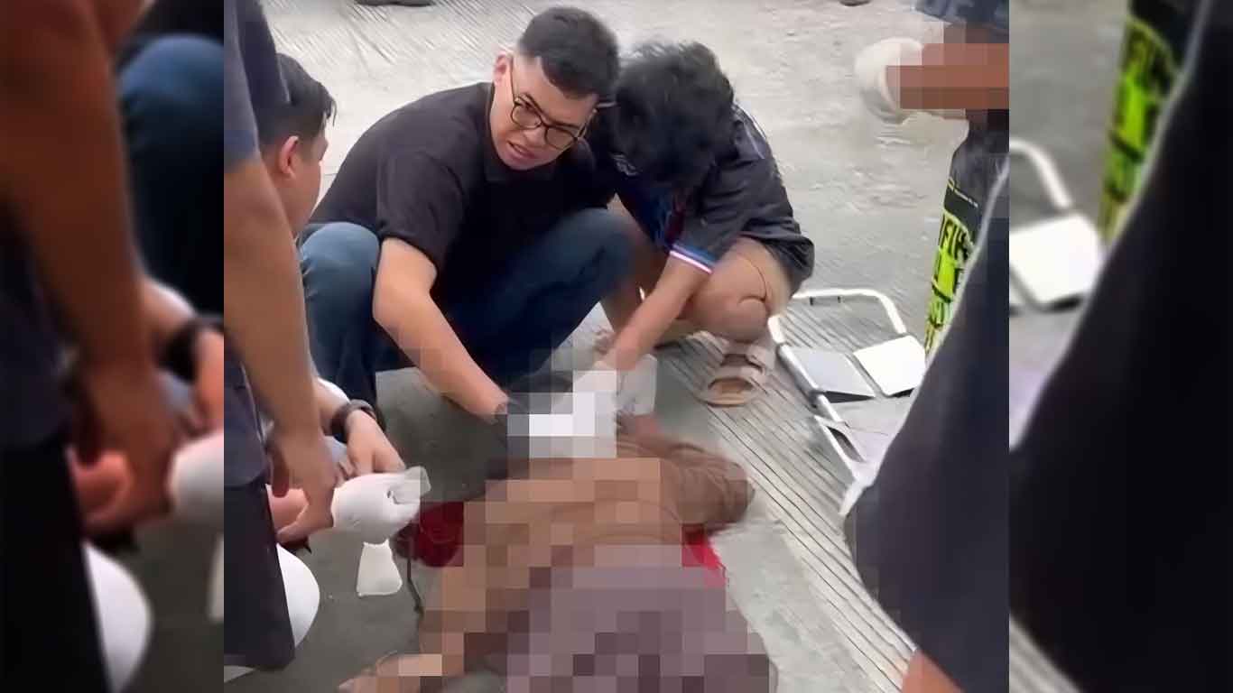 Foto polisi melakukan olah TKP di kawasan Masjid Raya Darussalam Palangka Raya