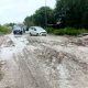 Foto kondisi jalan nasional rusak parah di Desa Timpah, Kabupaten Kapuas, Kalimantan Tengah