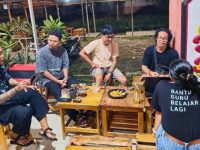 Foto Ketua PHW AMAN Kalimantan Tengah sedang memberikan keterangan mengenai hutan adat di Kalimantan Tengah.