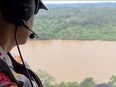Kapolda Kalimantan Tengah dan Gubernur Kalimantan Tengah melakukan patroli udara untuk memantau proses pencarian di Kabupaten Katingan.