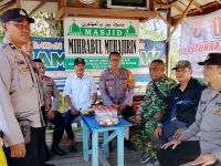 Kapolsek Pulau Petak menghadiri pembentukan Posko Masyarakat Peduli Api di Desa Mawar Mekar.