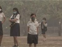 Siswa yang orang tuanya mampu secara ekonomi memakai perangkat masker yang lebih baik di Palangkaraya, Kalimantan Tengah, Kamis (12/09).