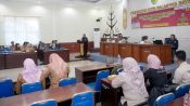 Suasana kegiatan evaluasi pengaduan SP4N Lapor di Kantor Wali Kota Palangka Raya.
