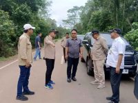 kondisi jalan raya yang sedang dalam tahap perencanaan perbaikan infrastruktur di wilayah Kalimantan Tengah.