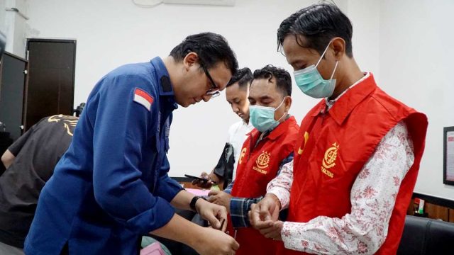Lima komisioner KPU Kabupaten Kotawaringin Timur ditetapkan sebagai tersangka dalam perkara dugaan penyimpangan dana hibah Pilkada 2024.