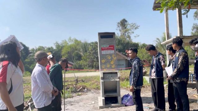 Rocket Stove yang dibangun mahasiswa KKN-T Literasi Universitas Palangka Raya di Desa Gumpa.
