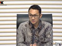 Anggota Tim Juru Bicara KPK Budi Prasetyo menyampaikan perkembangan penanganan perkara di Gedung KPK.