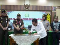 Bupati Kapuas H.M. Wiyatno menghadiri kunjungan kerja Kajati Kalteng di Kejari Kapuas