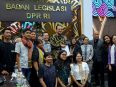 Koalisi Kawal RUU Masyarakat Adat menyerahkan draf versi masyarakat sipil kepada Baleg DPR RI