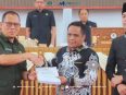 Plh. Sekda Seruyan Bahrun Abbas memberikan pidato Bupati Seruyan dalam rapat paripurna DPRD Kabupaten Seruyan.