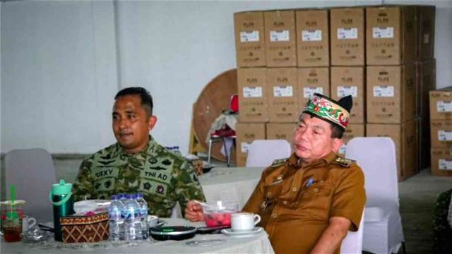 Bupati Kapuas HM Wiyatno mengikuti evaluasi penanganan karhutla bersama Dandim 1011/KLK Letkol Inf. Deky Febrianto.