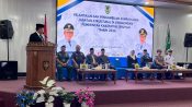 Bupati Seruyan Ahmad Selanorwanda memberikan arahan kepada 106 pejabat struktural seusai pelantikan di lingkungan Pemerintah Kabupaten Seruyan.