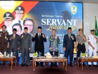 Bupati Seruyan Ahmad Selanorwanda memberikan arahan kepada pejabat struktural dalam kegiatan pelantikan 106 pejabat di lingkungan Pemerintah Kabupaten Seruyan.