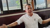Parlin Bayu Hutabarat, kuasa hukum Rektor terpilih UPR Bhayu Rhama, menyampaikan keterangan soal akun buzzer