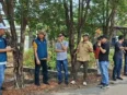 Wali Kota Palangka Raya Fairid Naparin didampingi sejumlah pejabat Pemko Palangka Raya saat meninjau kondisi drainase, Sabtu (31/10/2026).